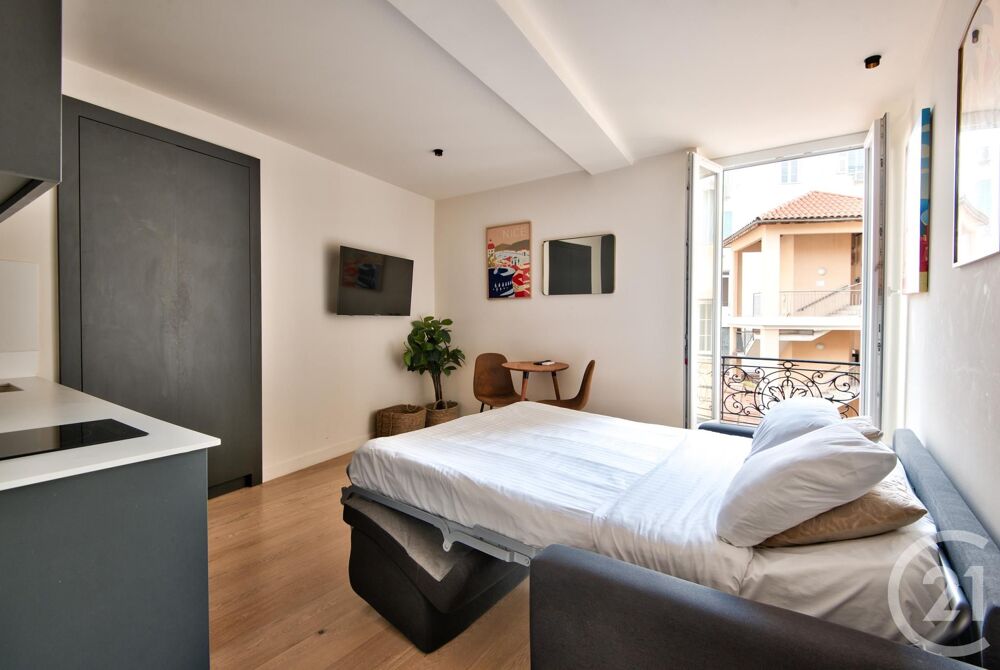Situé au 3 étage d'un immeuble bien entretenu en plein c....