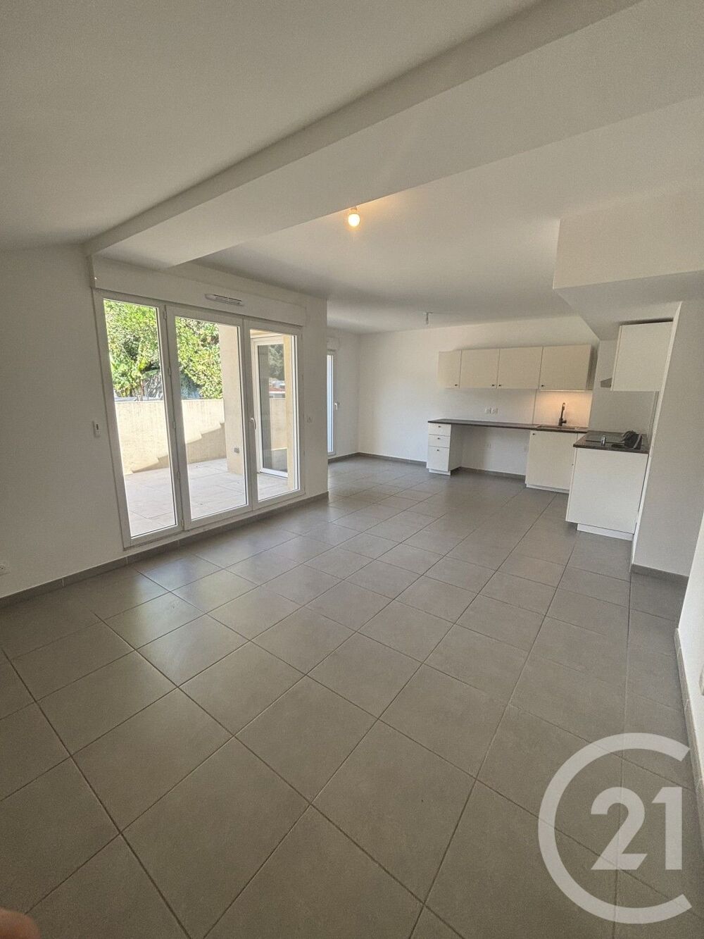 location Appartement - 3 pièce(s) - 63 m² Nice (06100)