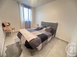  Appartement à louer 4 pièces 75 m²