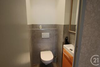 Appartement à louer 2 pièces 45 m²