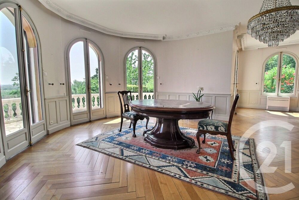 Villa d'exception sur les hauteurs de Miribel Une vue i....