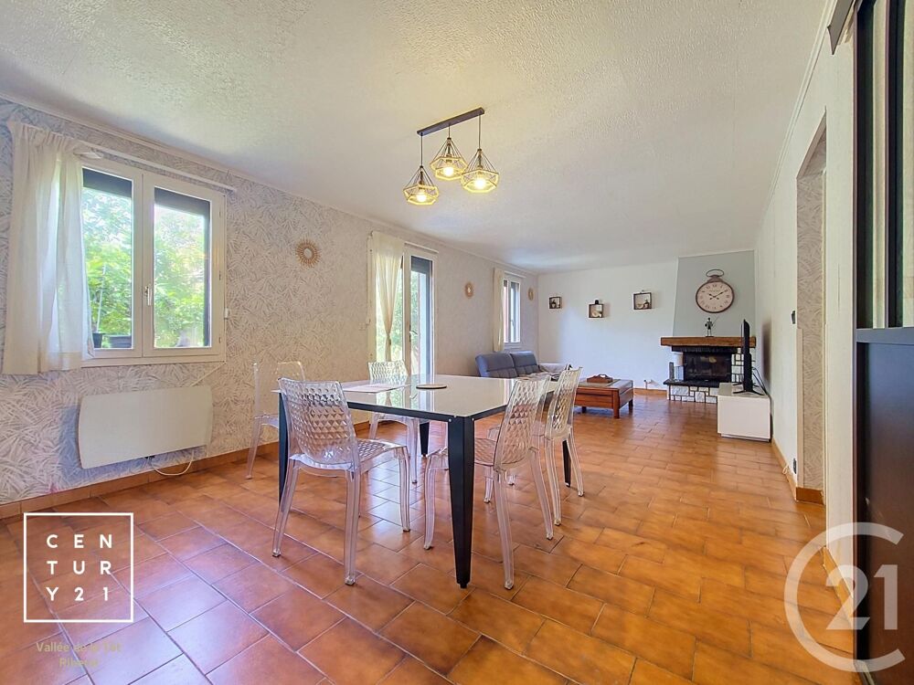 A VENDRE : VILLA AVEC 3 CHAMBRES + 1 BUREAU, BELLE PIECE....