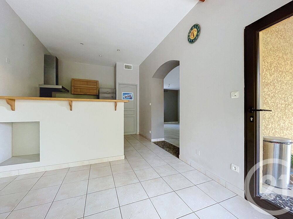 À vendre Maison 110 m²de plain-pied avec piscine, clima....