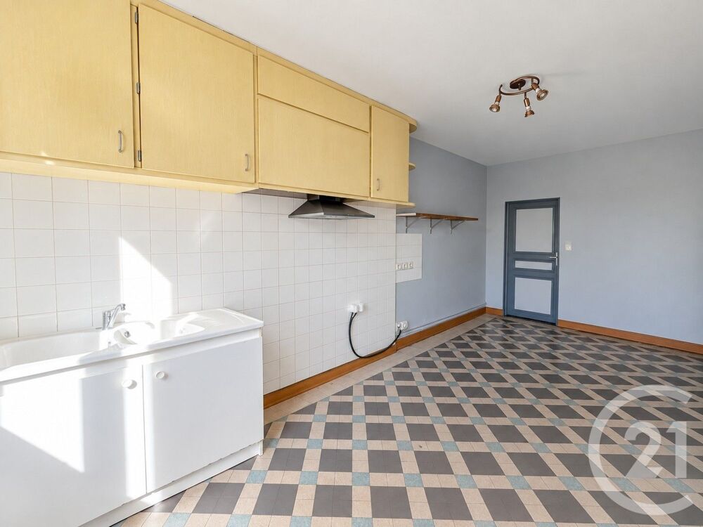 CENTURY21 LAPÉROUSE vous présente cette maison de ville ....