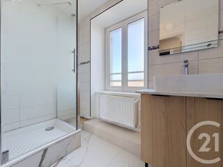  Appartement à louer 3 pièces 55 m²