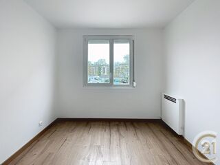  Appartement à louer 4 pièces 66 m²