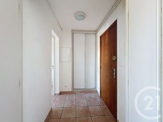  Appartement à louer 4 pièces 73 m²