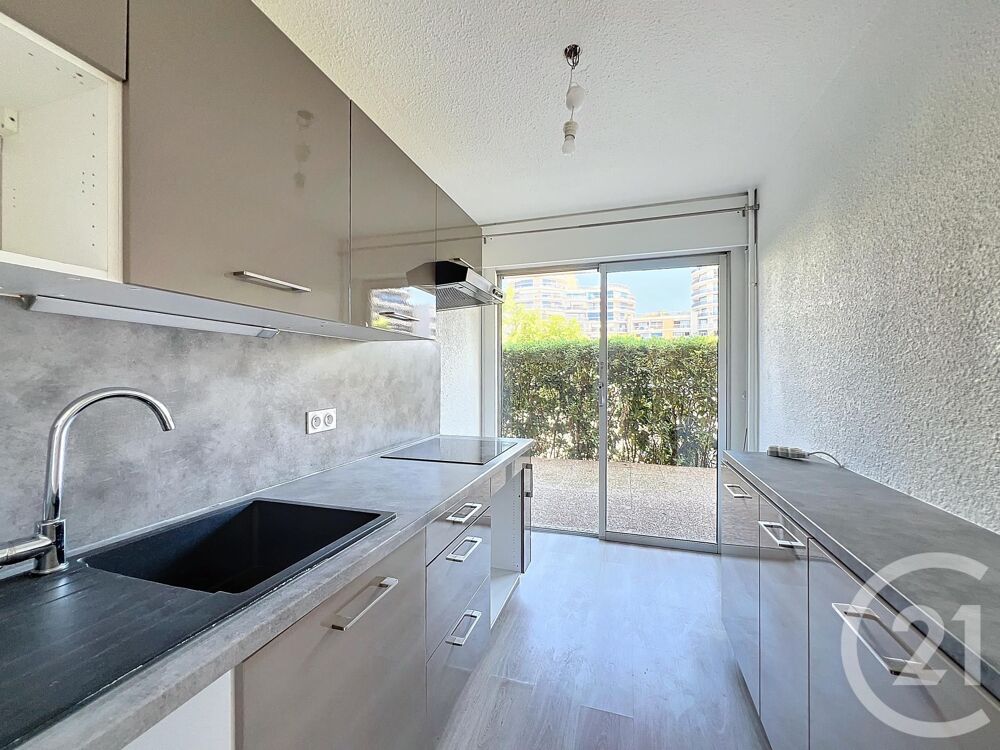 location Appartement - 4 pièce(s) - 75 m² Mandelieu-la-Napoule (06210)