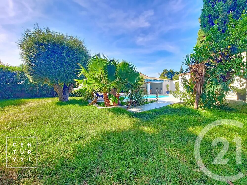 VILLA 4 FACES EN PLAIN PIEDS AVEC PISCINE ET DEPENDANCE<....