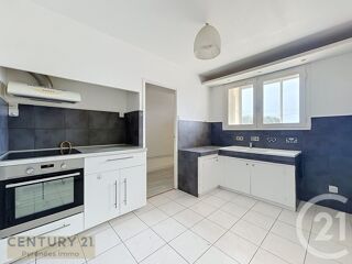  Appartement à louer 4 pièces 101 m²