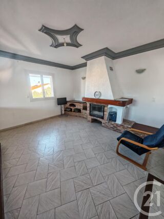  Appartement à louer 4 pièces 116 m²