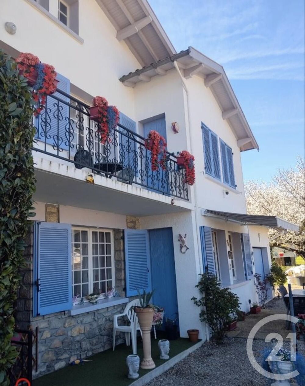 À Lavelanet, découvrez cette maison de 167m² répartie su....
