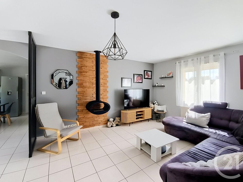 Située dans un quartier calme de POITIERS, belle maison ....