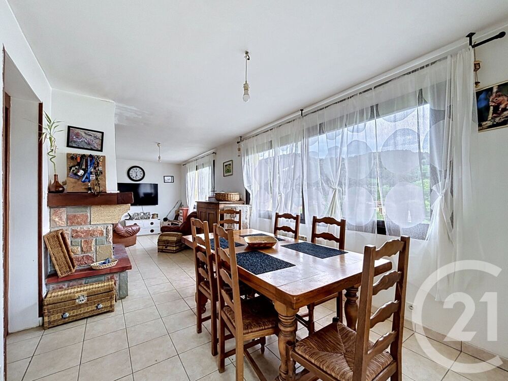 Maison de plain-pied avec 3 chambres Terrain et terrass....