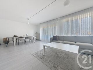  Appartement à louer 4 pièces 100 m²