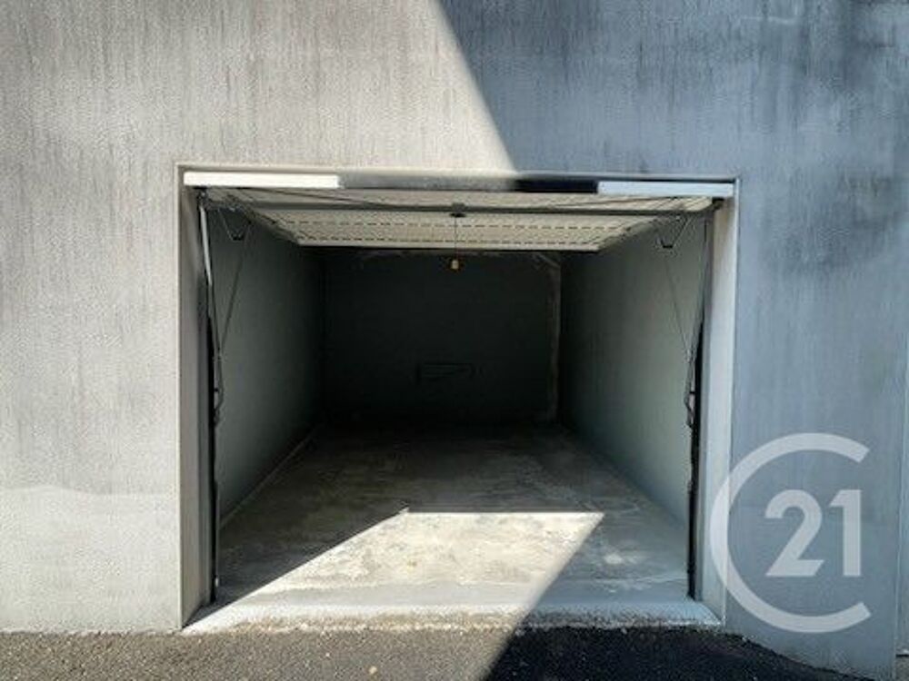 location Parking / Garage - 15 m² Saint-Paul-lès-Dax (40990)