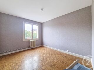  Appartement à louer 3 pièces 81 m²