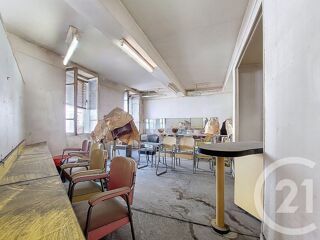 Appartement à louer 4 pièces 104 m²