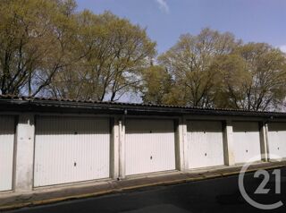  Parking / Garage à louer 15 m²