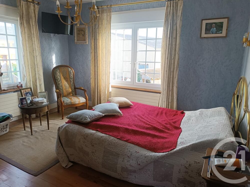 A vendre à Trévières, dans une rue calme à seulement 300....