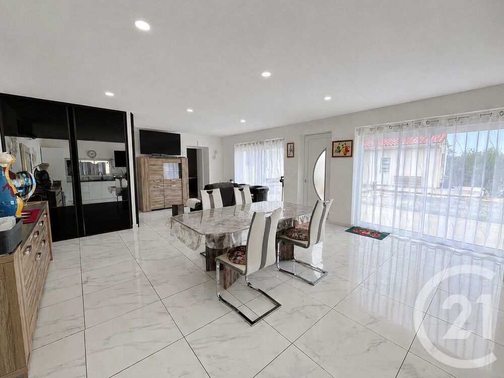 CENTURY 21 Lapérouse vous présente cette maison de plain....