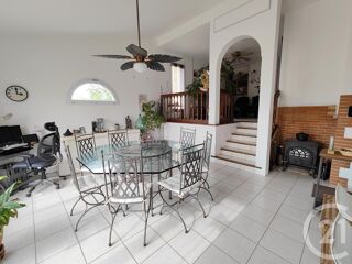  Maison  vendre 5 pices 335 m