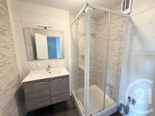  Appartement à louer 3 pièces 67 m²