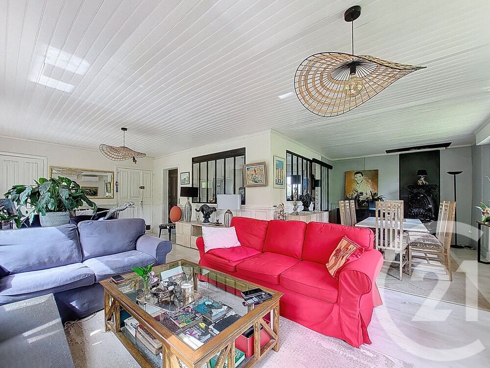 Venez découvrir cette très belle maison de 170m², entiè....