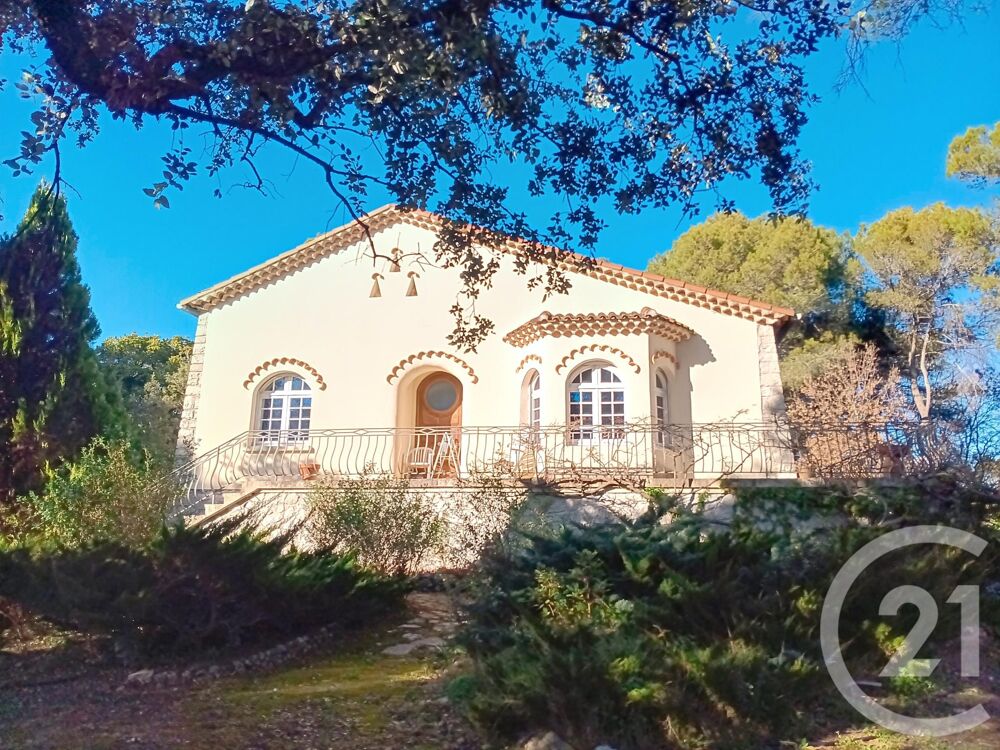 Emplacement de 1er ordre pour cette villa de 1958 rénové....