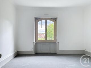  Appartement à louer 5 pièces 109 m² Montbeliard