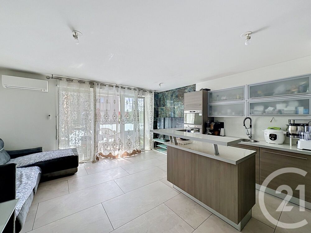 À découvrir sans tarder, ce bel appartement T4 de 74 m² ....