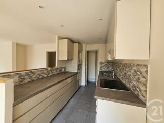  Appartement à louer 4 pièces 89 m²