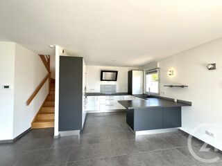  Appartement à louer 4 pièces 83 m²