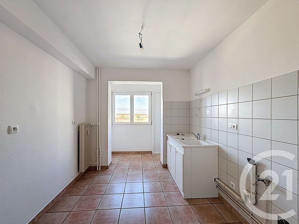 location Appartement - 4 pièce(s) - 73 m² Sochaux (25600)