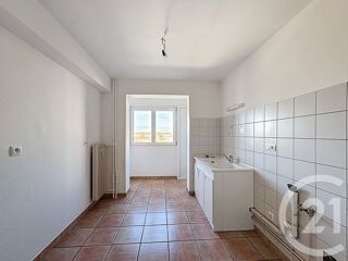  Appartement à louer 4 pièces 73 m²