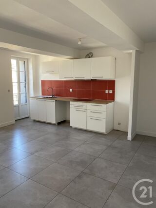 Appartement à louer 3 pièces 65 m²