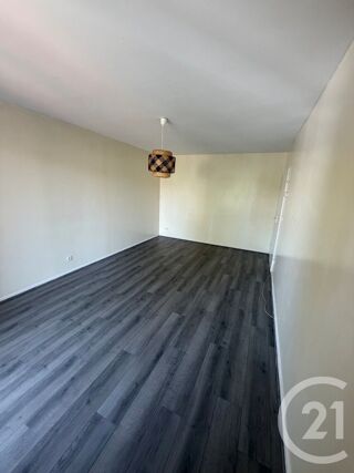  Appartement à louer 3 pièces 64 m²