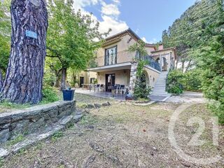  Maison � vendre 9 pi�ces 220 m�