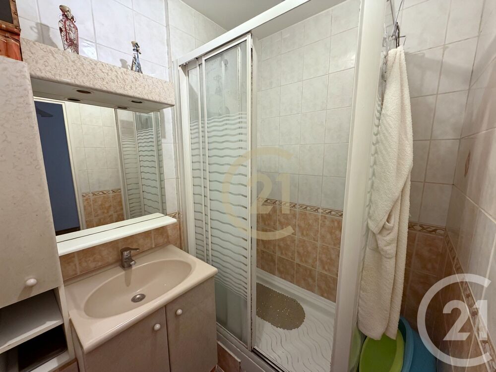 À VENDRE SPACIEUX APPARTEMENT FAMILIAL 6 PIÈCES À GRIGN....
