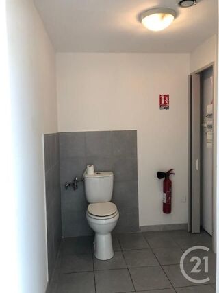  Appartement à louer 3 pièces 82 m²