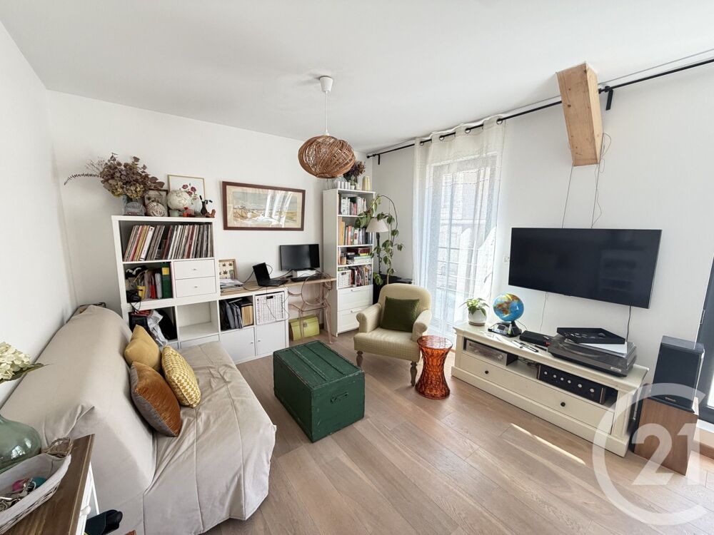 A TOURS, QUARTIER PREBENDES, Dans une petite coprop....