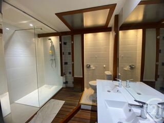  Appartement à louer 6 pièces 159 m²
