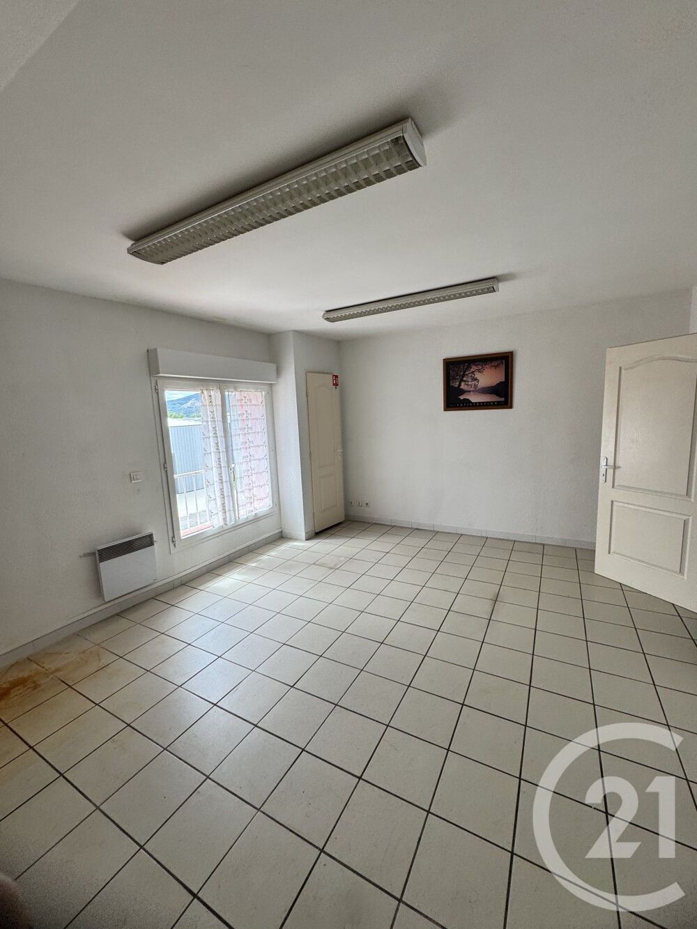 vente Autres - 1800 m² Alès (30100)