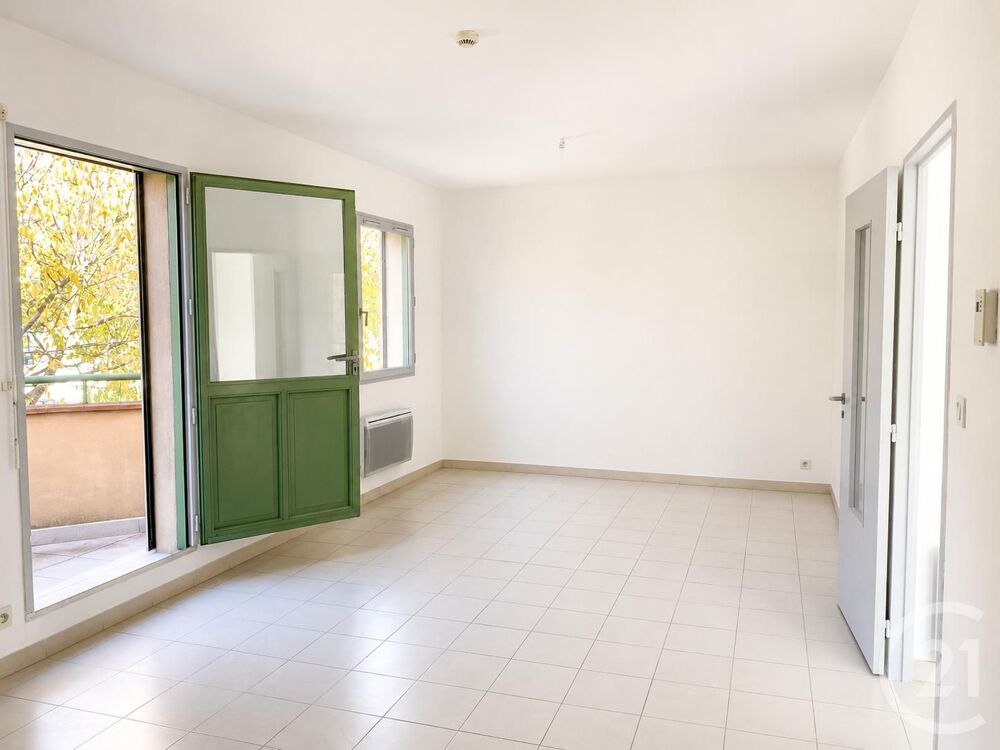 location Appartement - 4 pièce(s) - 92 m² Verfeuil (30630)