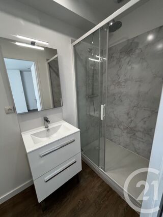  Appartement à louer 2 pièces 28 m²