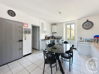  Immeuble � vendre 225 m�