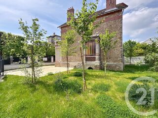  Maison  vendre 6 pices 275 m