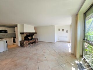  Appartement à louer 3 pièces 77 m²