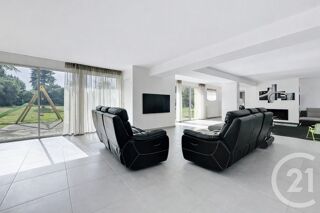  Maison à louer 5 pièces 368 m²