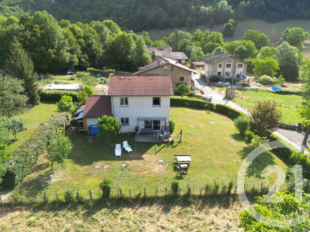 Découvrez cette villa, construite en 2010, de 90 m², sit....